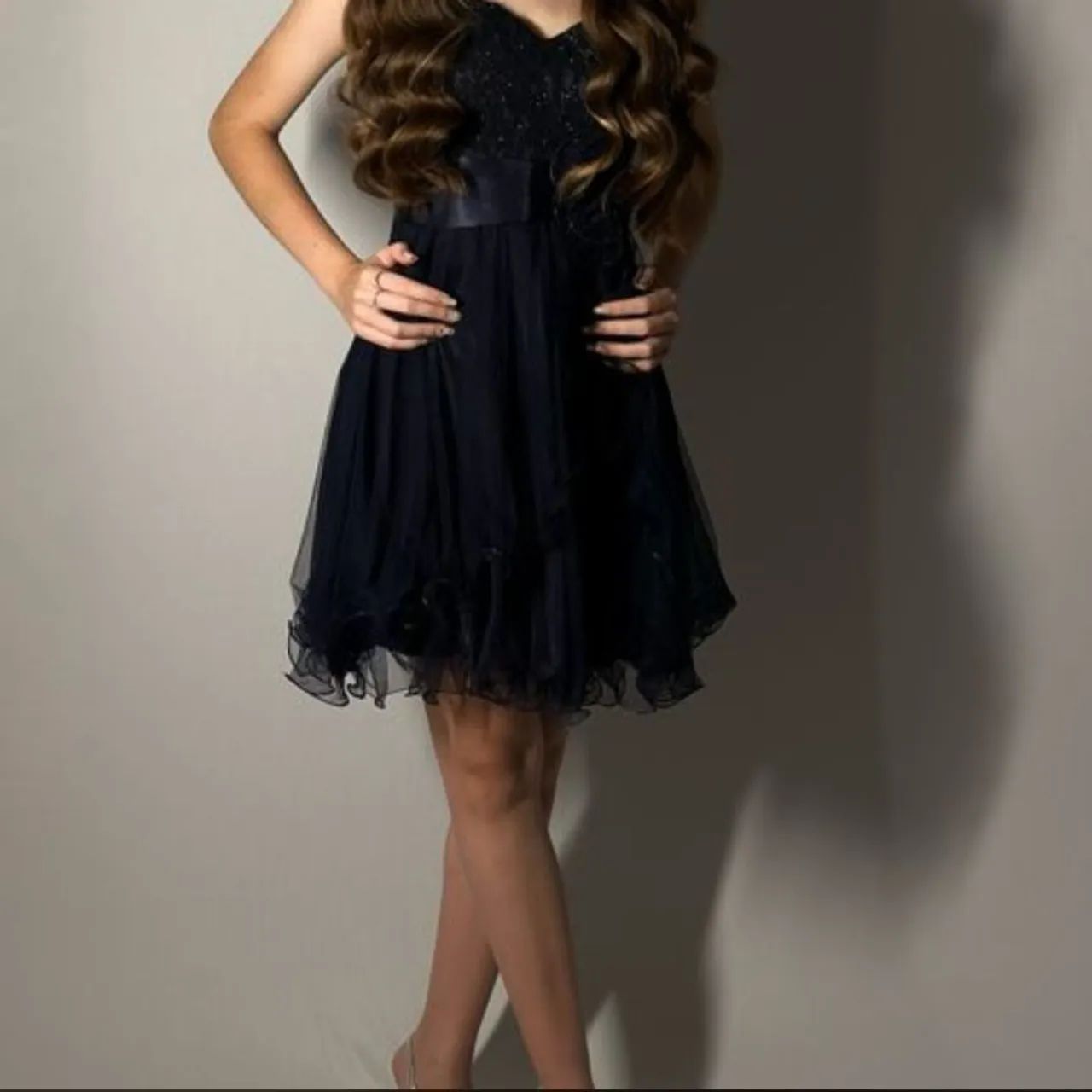 Vestido azul marinho de tule e renda - Foto 3
