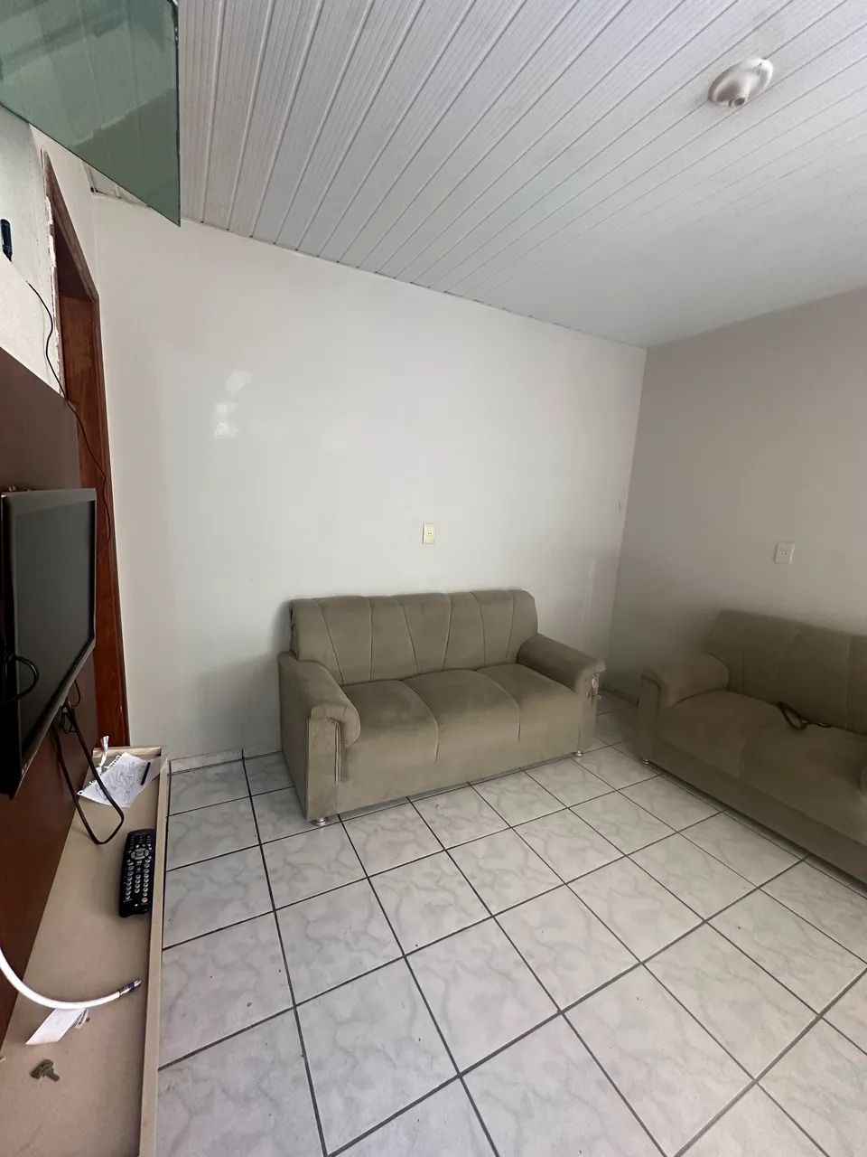 Quitinete mobiliada 2 quartos em ótima localização  - Foto 3