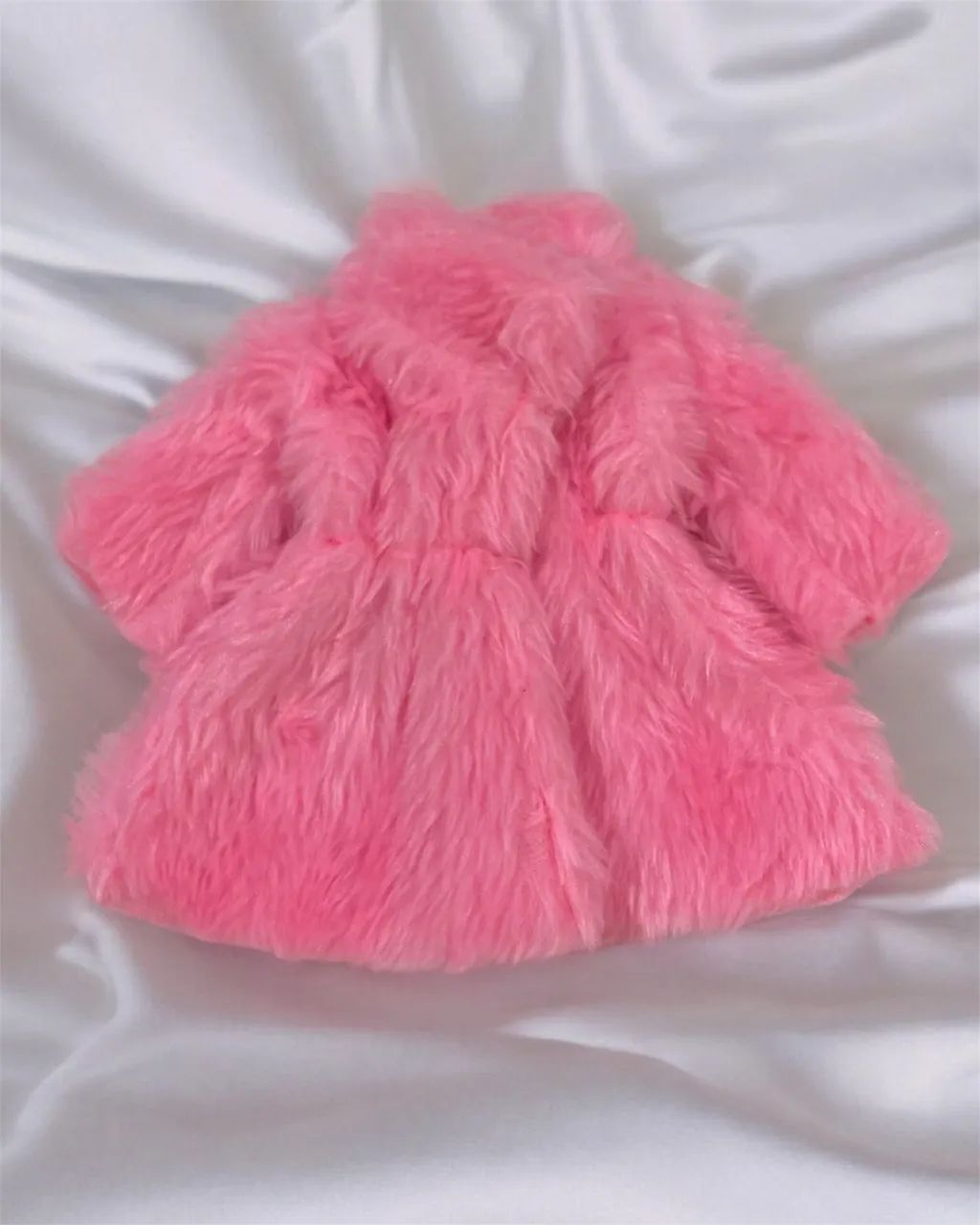 Casaco de pelúcia para Barbie 