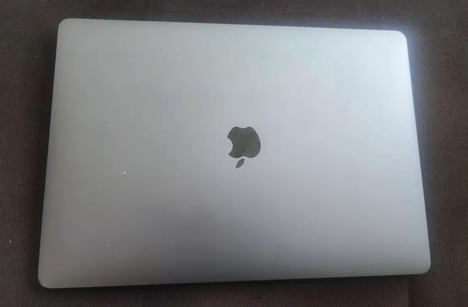 Macbook Pro 2017 15 inch  - Foto 3