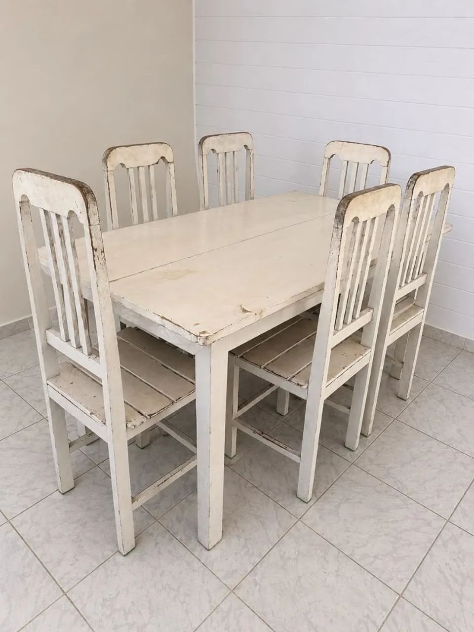 Vendo mesa com 6 cadeiras