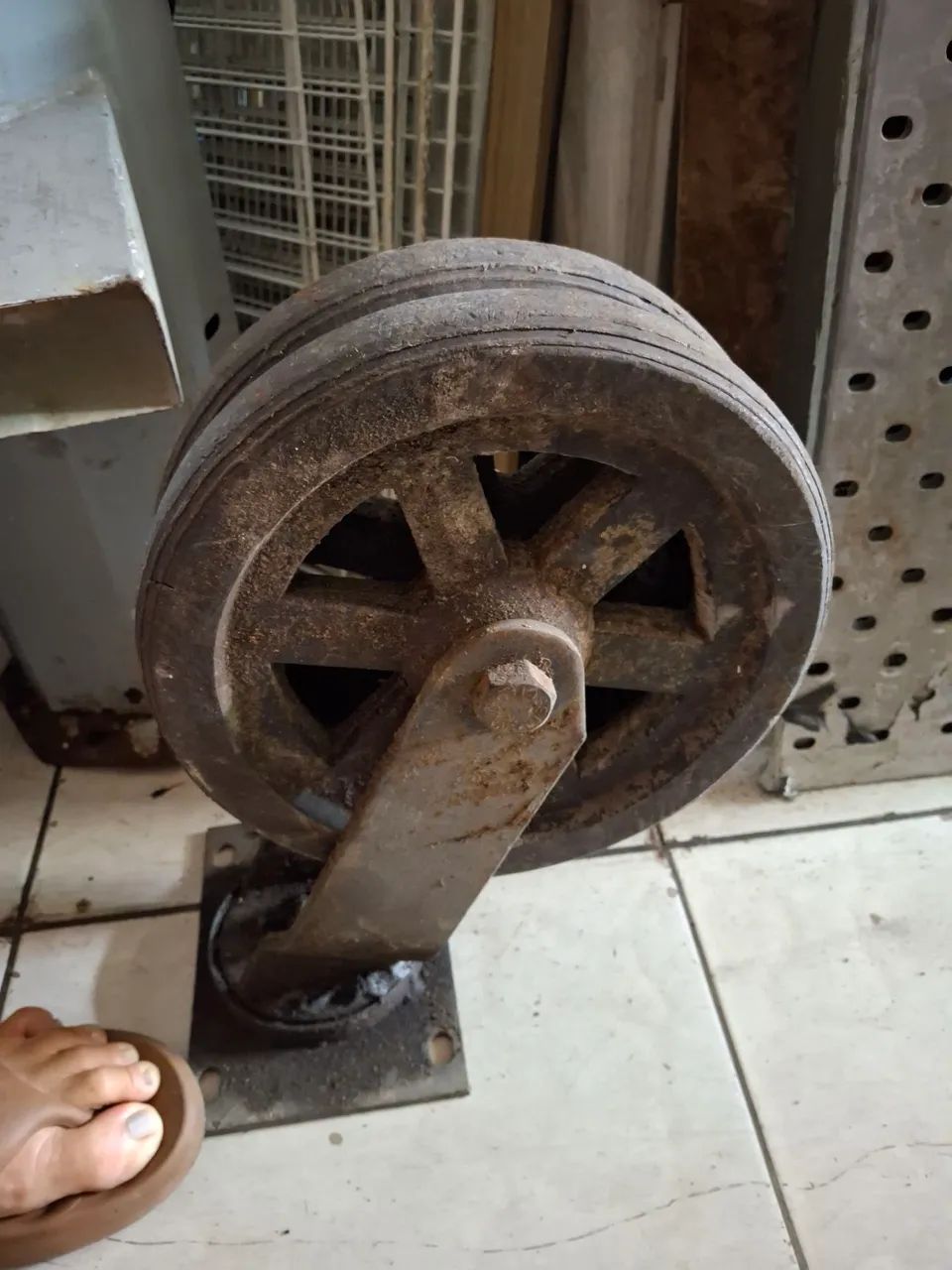 RODAS GIRATÓRIAS DE 0.27 DIÂMETRO  - Foto 2