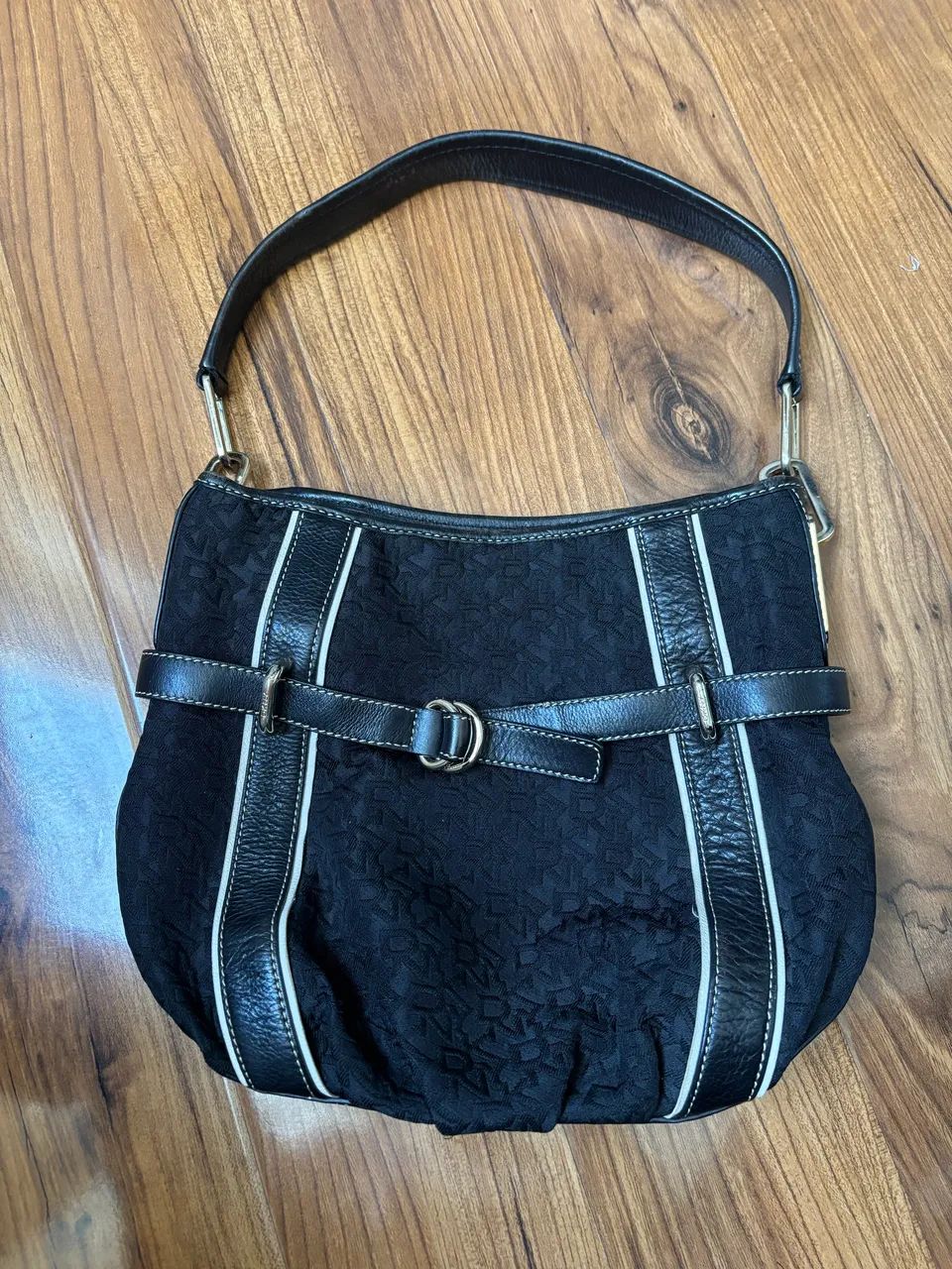 Vendo Bolsa. Bem conservada.