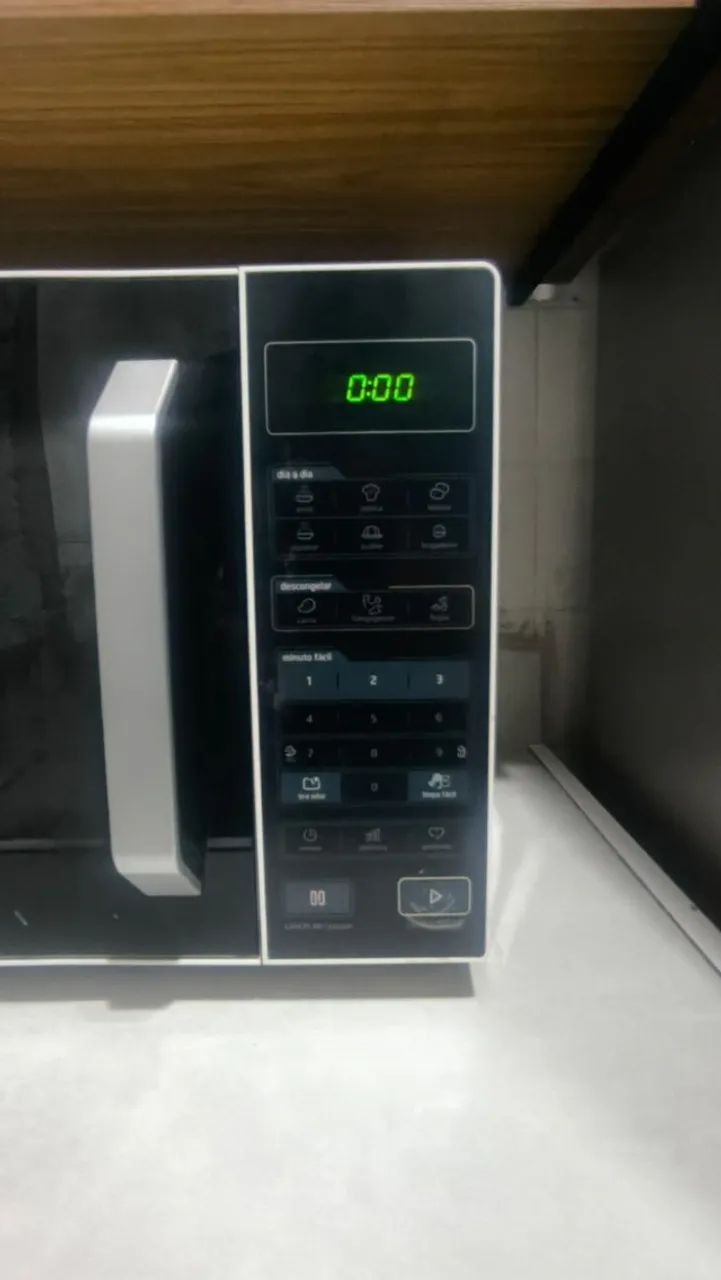 Microondas Midea 20L 127V - Foto 2