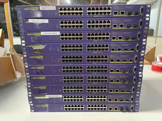 SWITCH EXTREME NETWORKS SUMMIT X250E-24P 24portas 10/100 POE 2 Giga SFP/RJ45