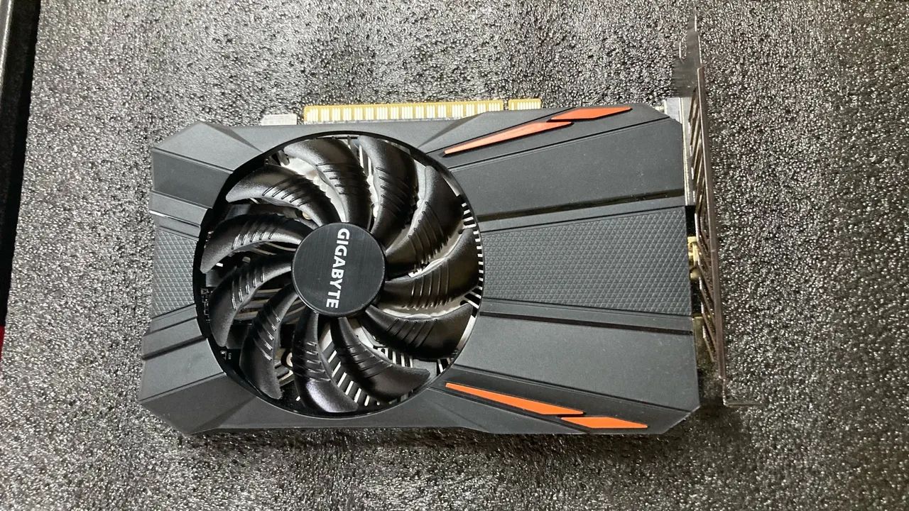 Placa de vídeo GTX 1050 Ti - Gigabyte  - Foto 3