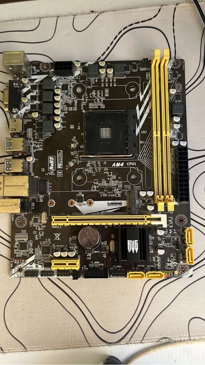 A520M+MEMORIA RAM 8gb DDR4