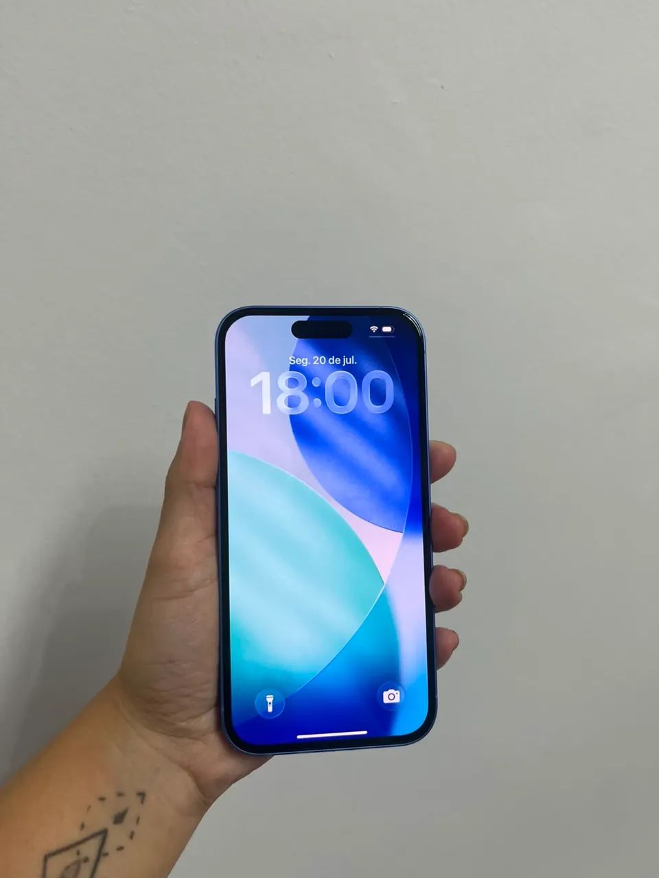 iPhone 16 128GB AZUL 