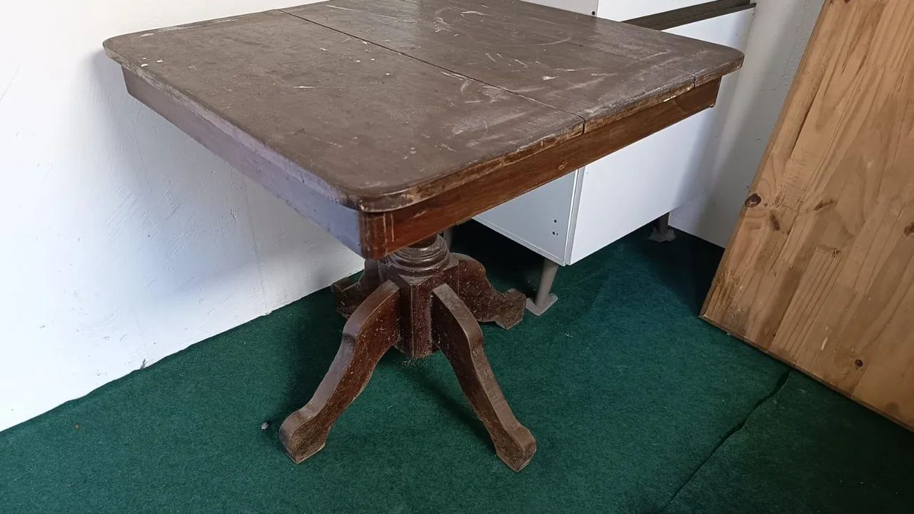 Mesa madeira lei