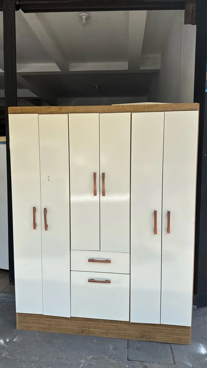 Guarda roupa 6 portas 