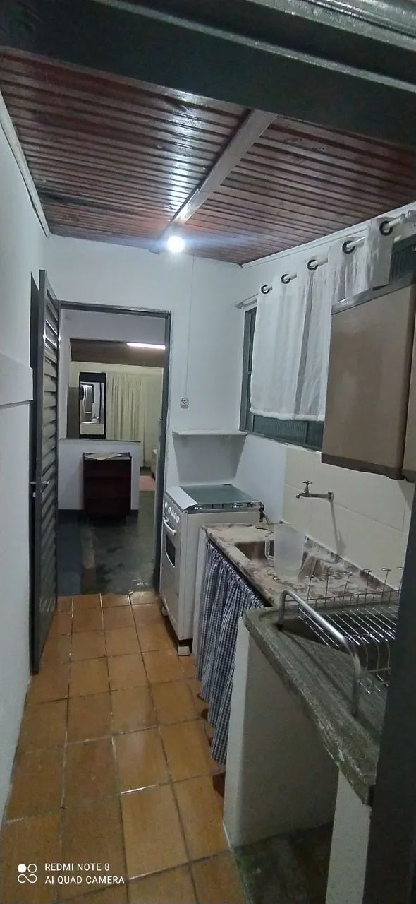 Kitnet mobiliado com água e luz incluso - Foto 4