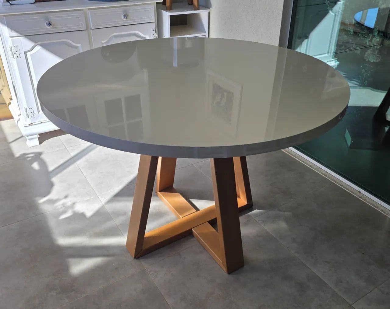 Vendo mesa e cadeiras - Foto 2
