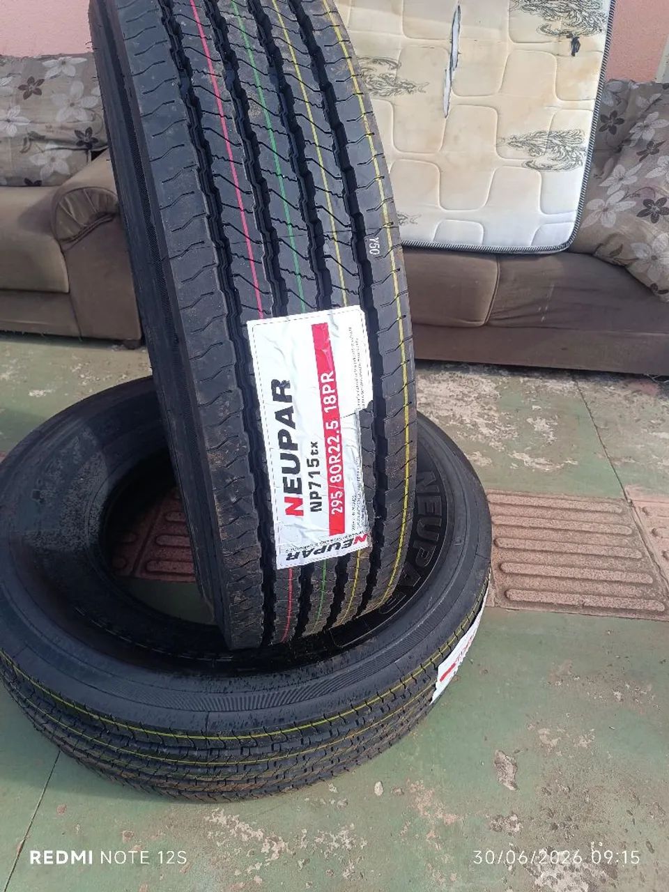 2 pneus novos Neupar 295/80R22.5 - Foto 5