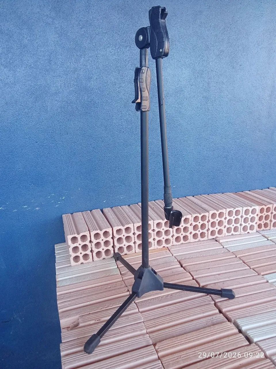 Pedestal de microfone novo - Foto 2