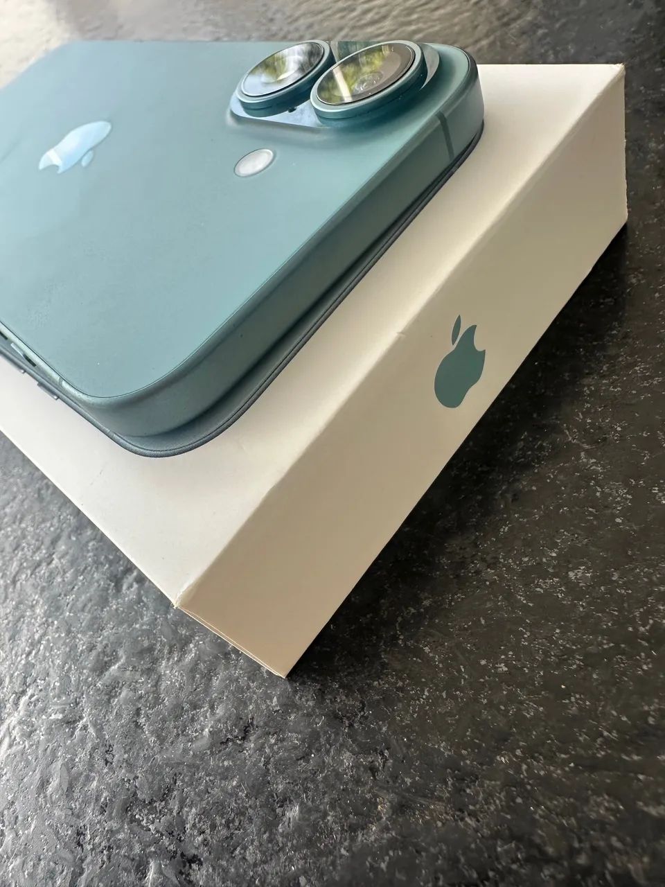 Iphone 16 / na caixa / excelente estado - Foto 4