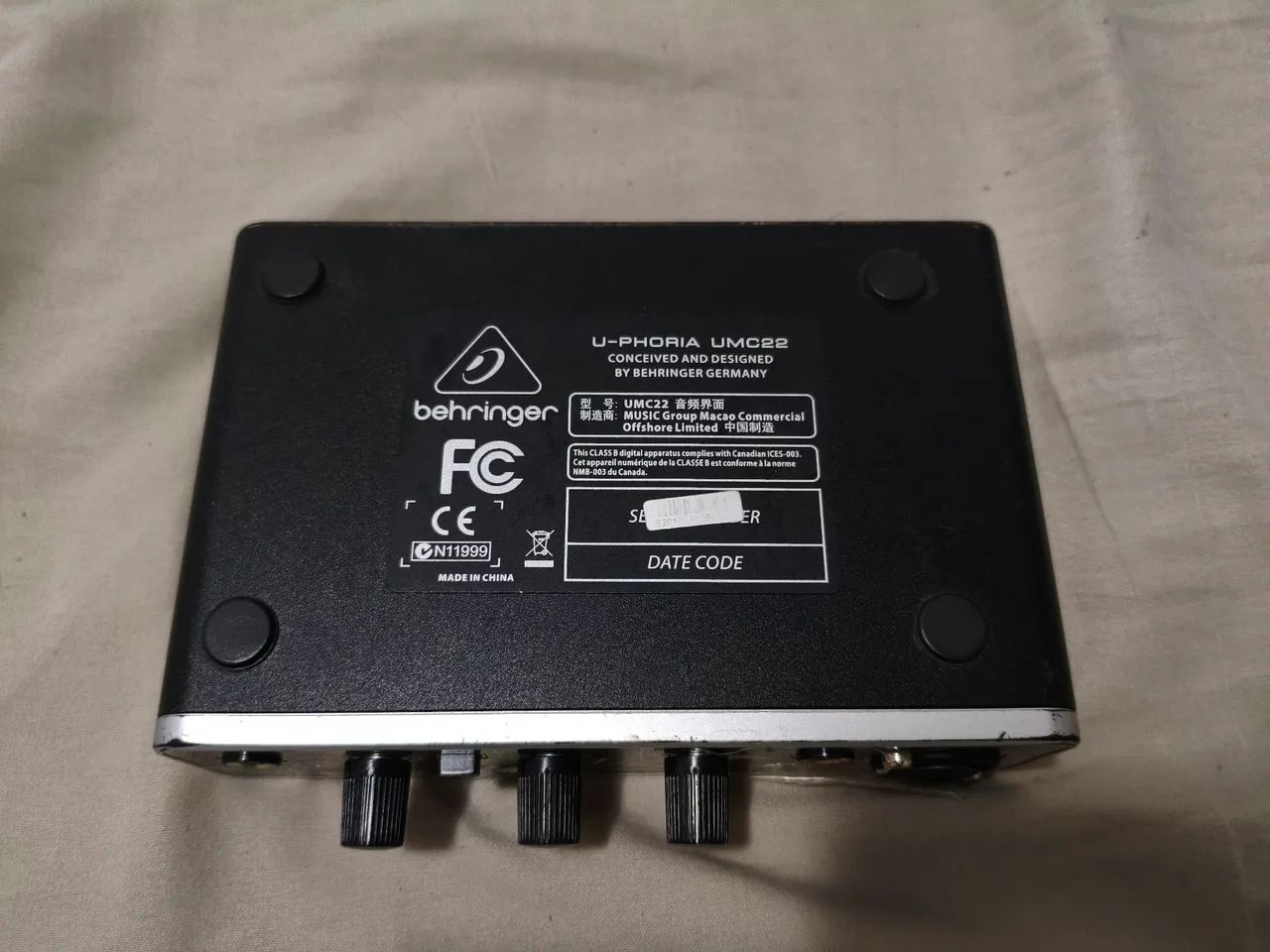 Interface de áudio Behringer UMC22 - Foto 2