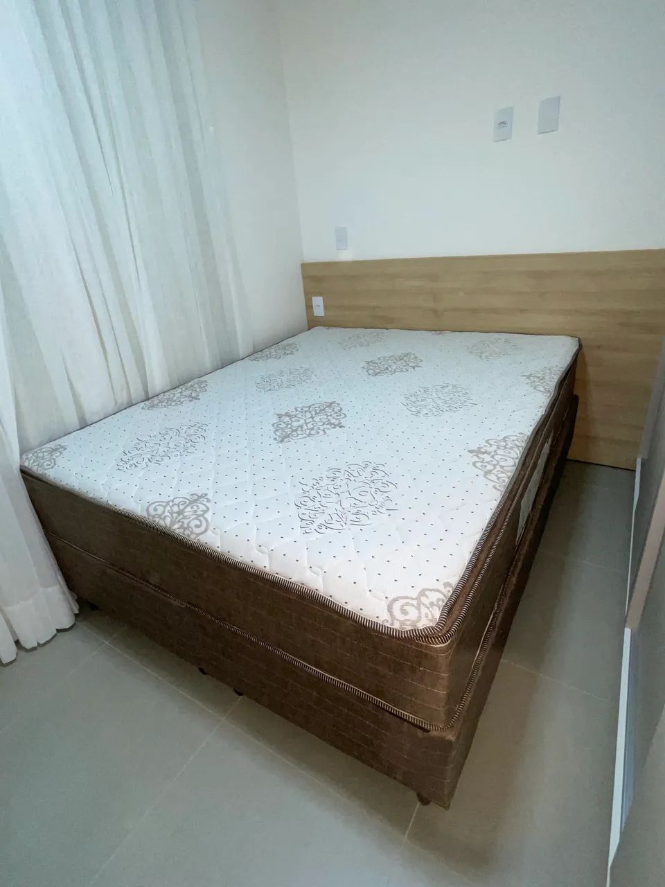 Vende-se cama de casal 