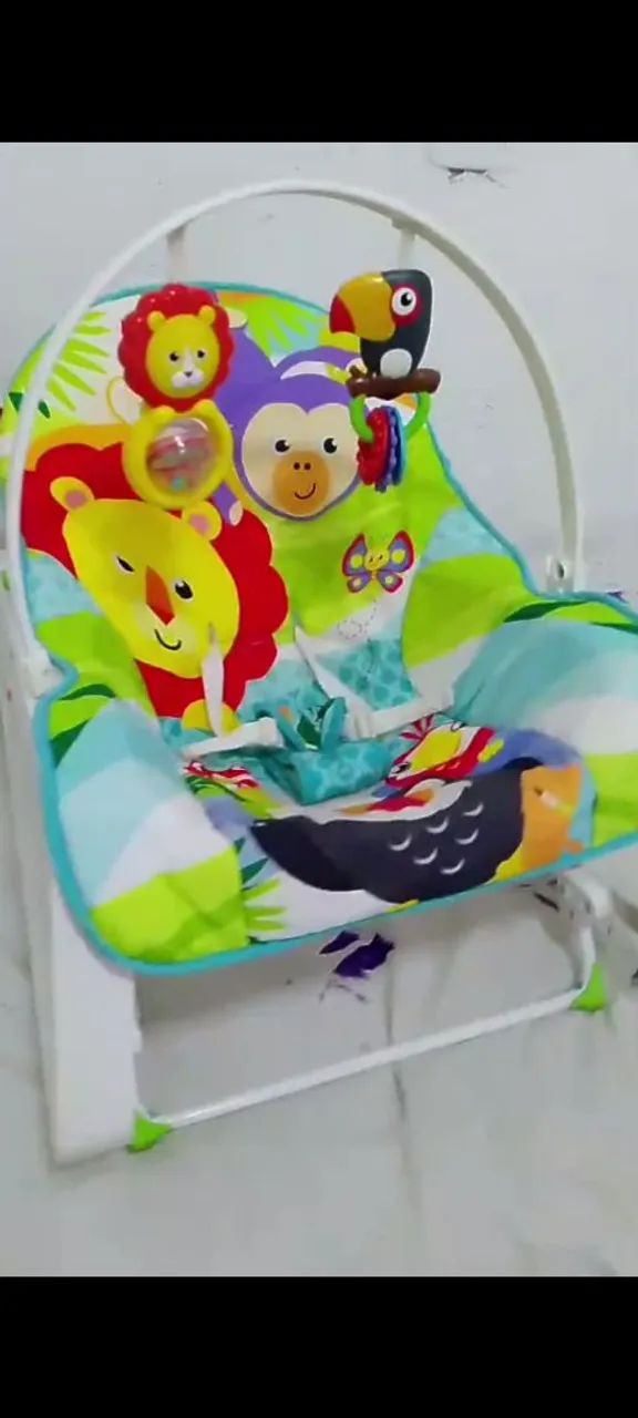 Vendo essa cadeirinha de bebê semi nova 