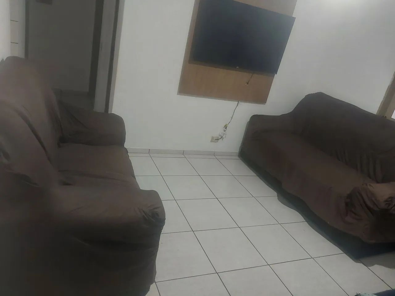Sofa 2 e 3 lugares, com forro. Limpo bem cuidado. - Foto 5