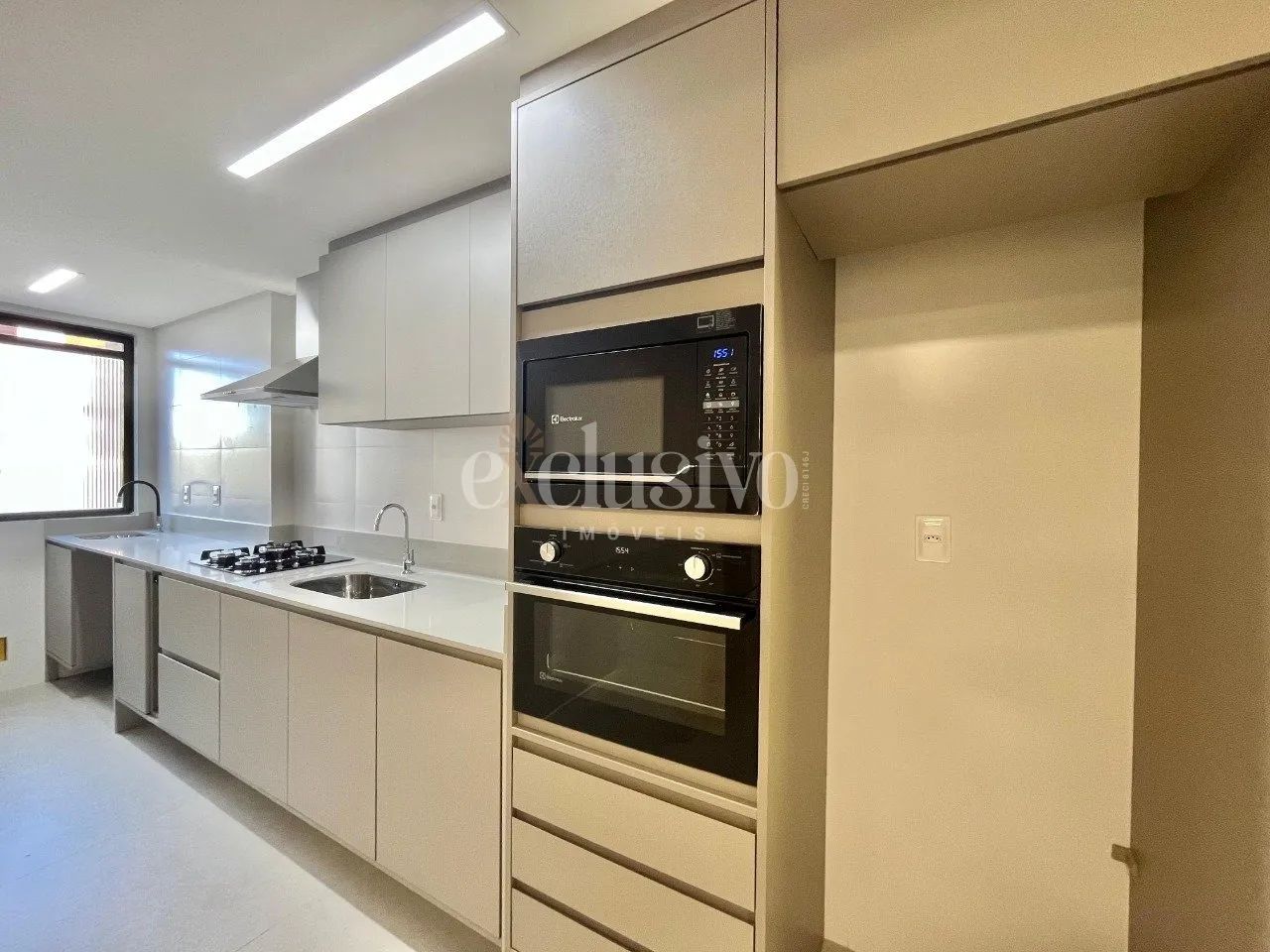 Apartamento 2 dormitórios em Coqueiros - Foto 2