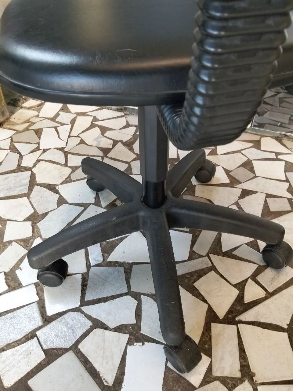 Cadeira giratória  - Foto 4