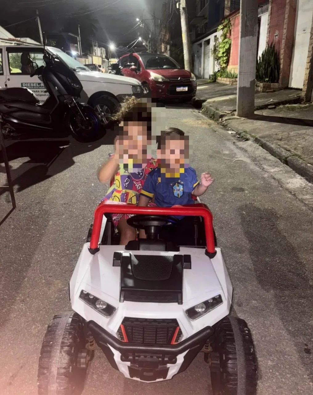 Carrinho infantil automático 