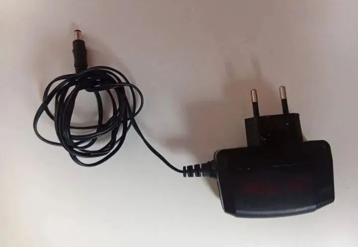 KIT Com 3 Fontes / Carregadores Antigos Usados - Foto 4