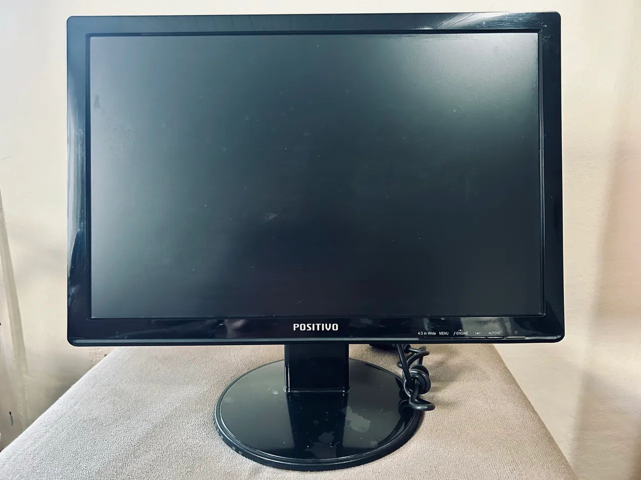 Monitor LCD 19 Polegadas Positivo Conecção VGA403064787168798722