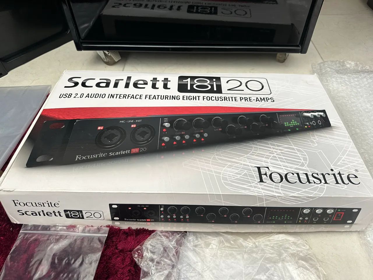 Focusrite 18i20 Interface de Áudio - Foto 2