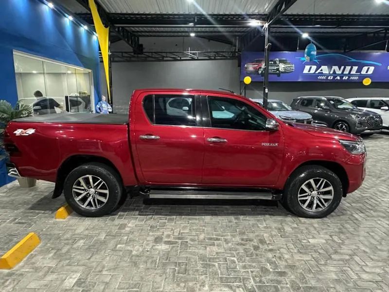 Toyota Hilux CD SRV 4X4 2.8 TDI Diesel Aut. 2017 - Foto 5