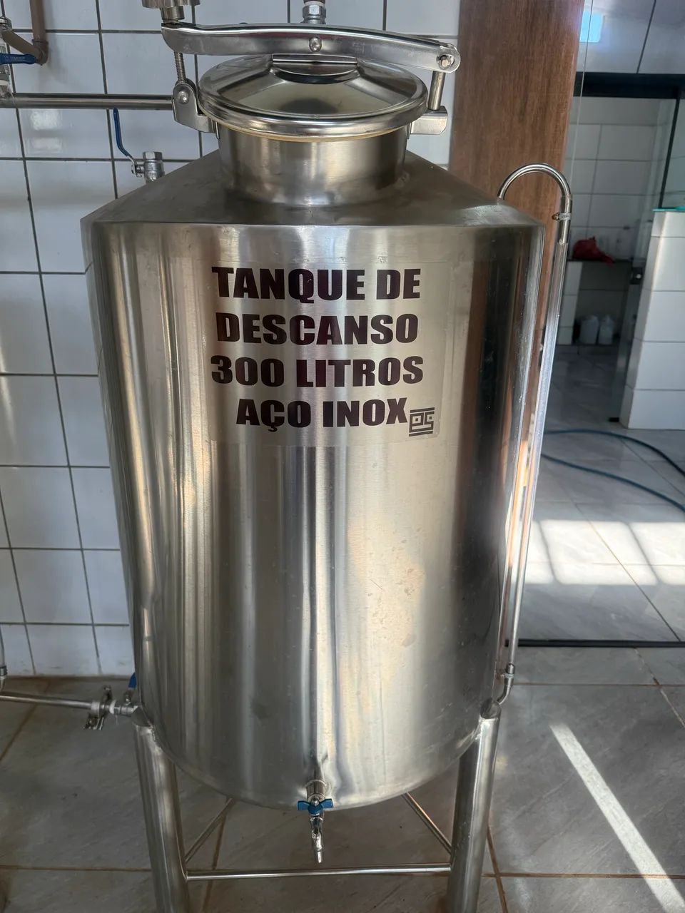 Tanque inox 300 litros 