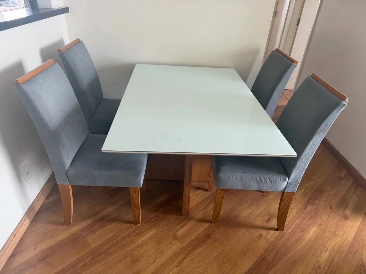 Mesa de jantar com 4 cadeiras - Foto 3