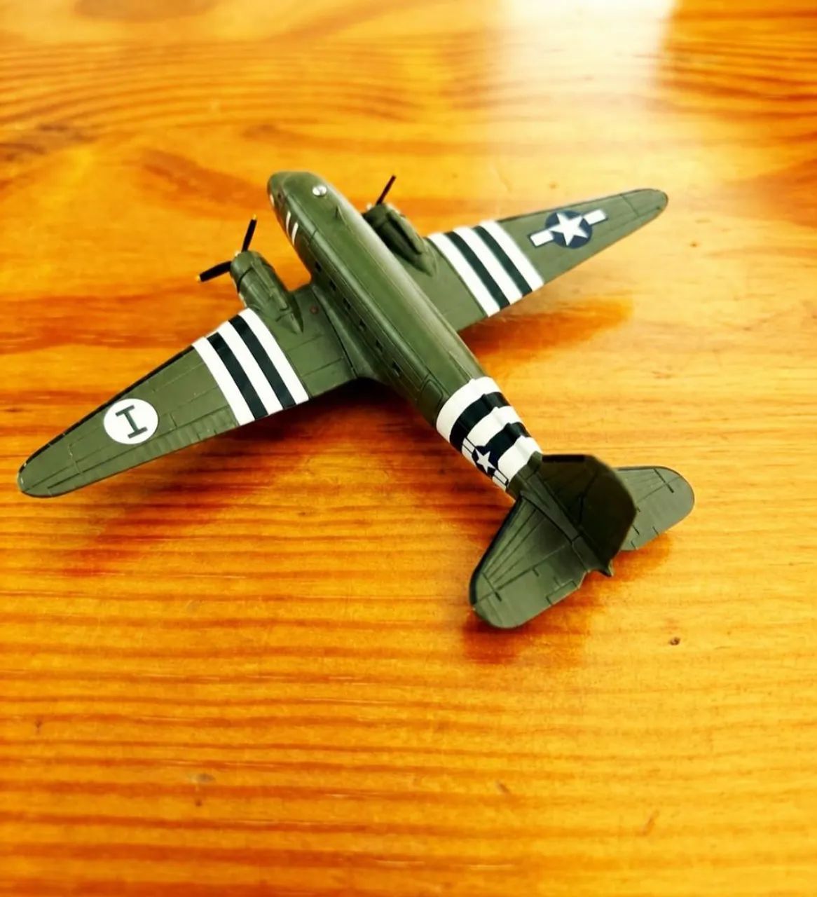 Avião miniatura Douglas C-47 Skytrain WW2 - Foto 2