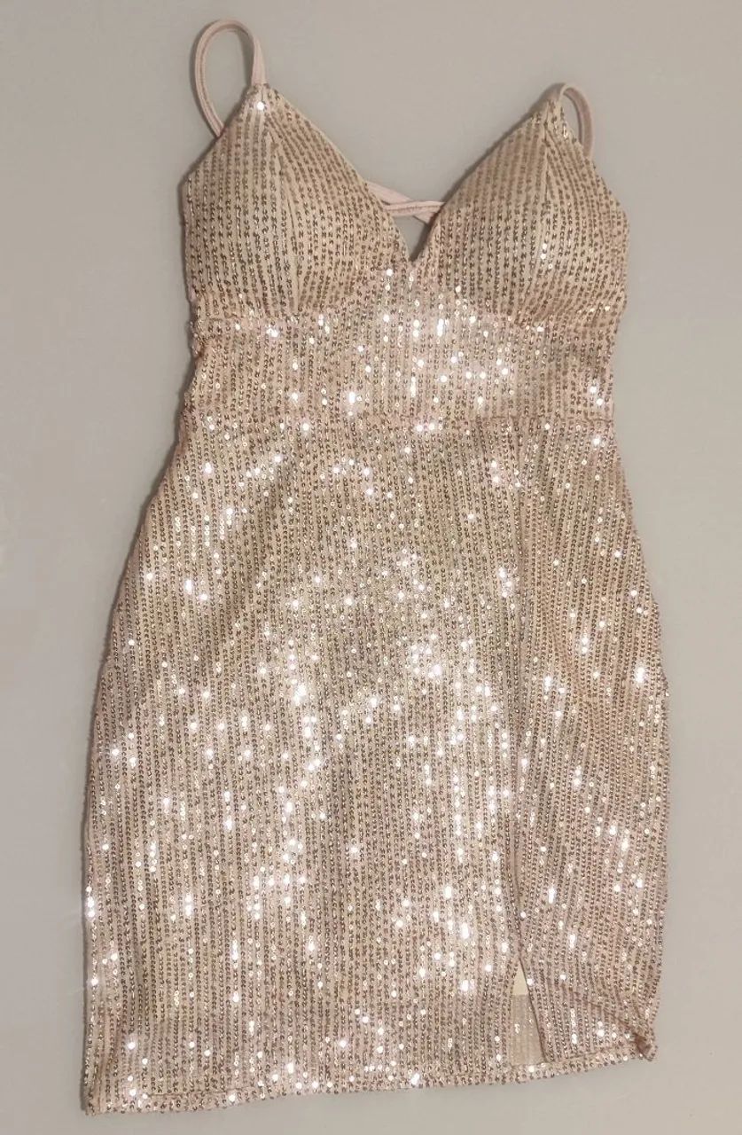 Vestido Champanhe em Paetê