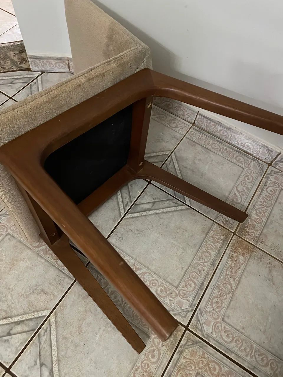 Mesa de Jantar 2m x 1m com 6 Cadeiras - Madeira Maciça - Para Reforma - Foto 4