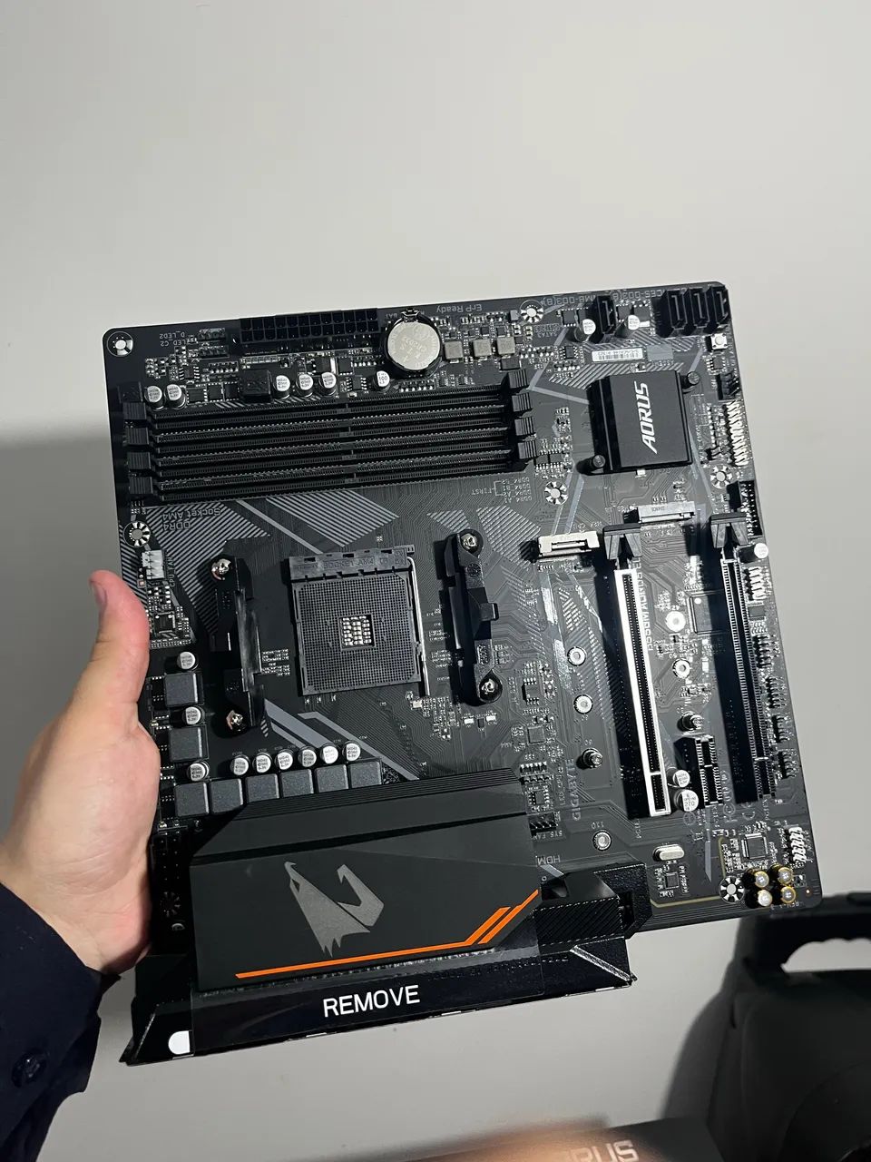 Placa Mãe B550M Aorus elite - lacrada  - Foto 4