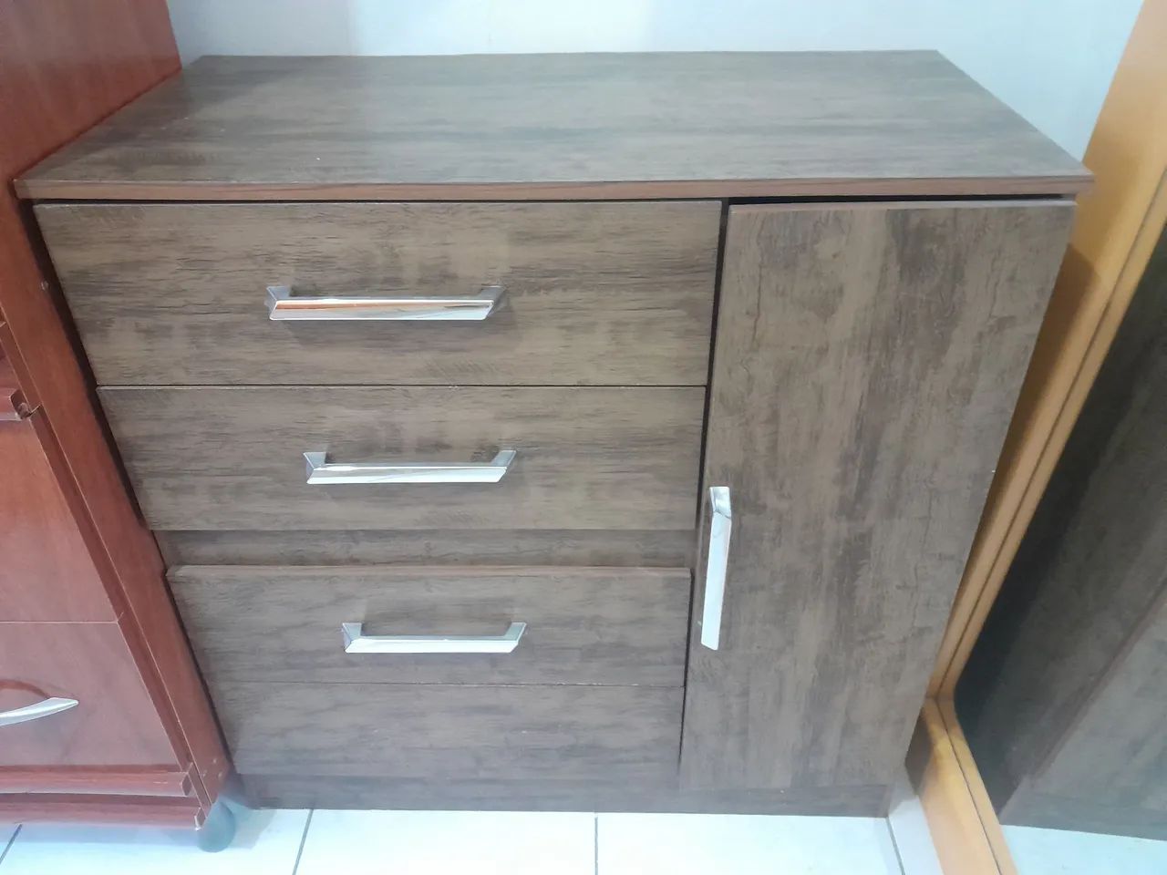 VENDO CÔMODA 