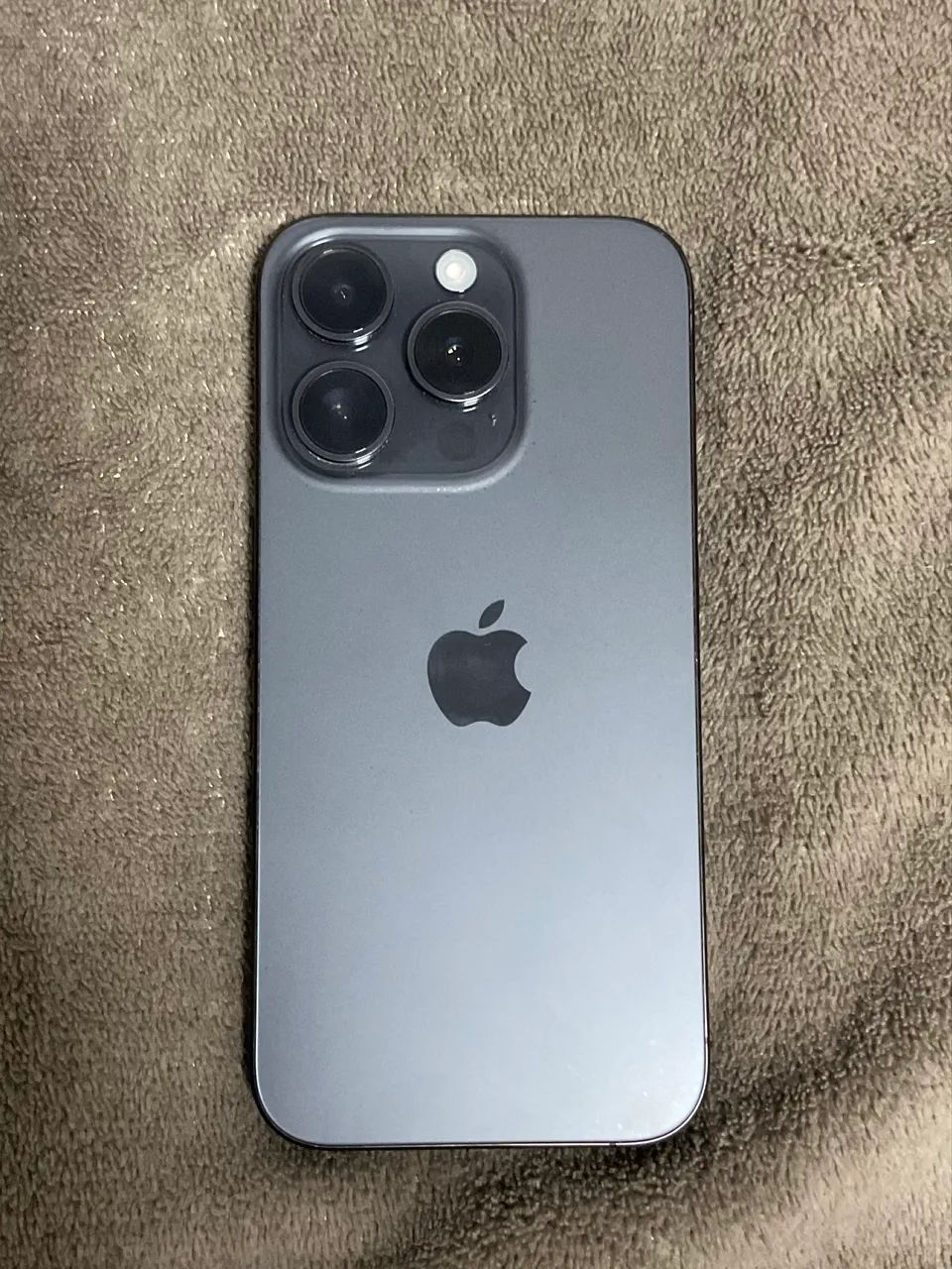 IPHONE 15 PRO 256GB PRETO SEM MARCA DE USO 