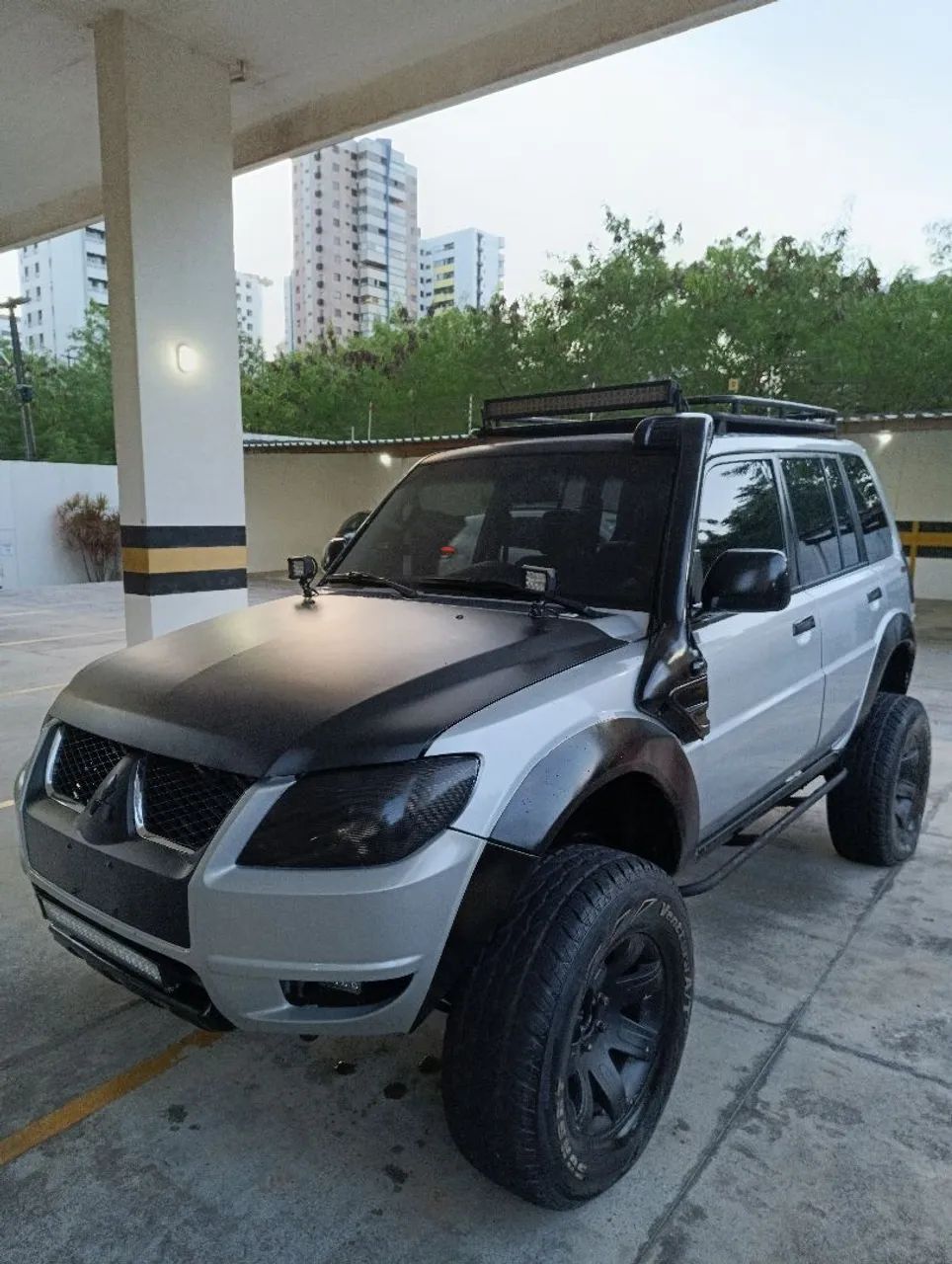 Mitsubishi Pajero 2010