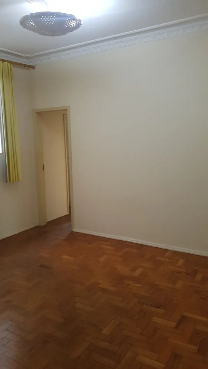AP 2/4 Centro - Alugo (Sem Cond/IPTU)