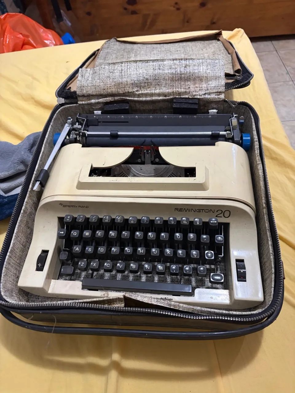 Vendo máquina de escreve
