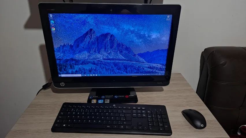 Computador HP All In One Omni 220, 16GB RAM, Full HD e Com Teclado e Mouse