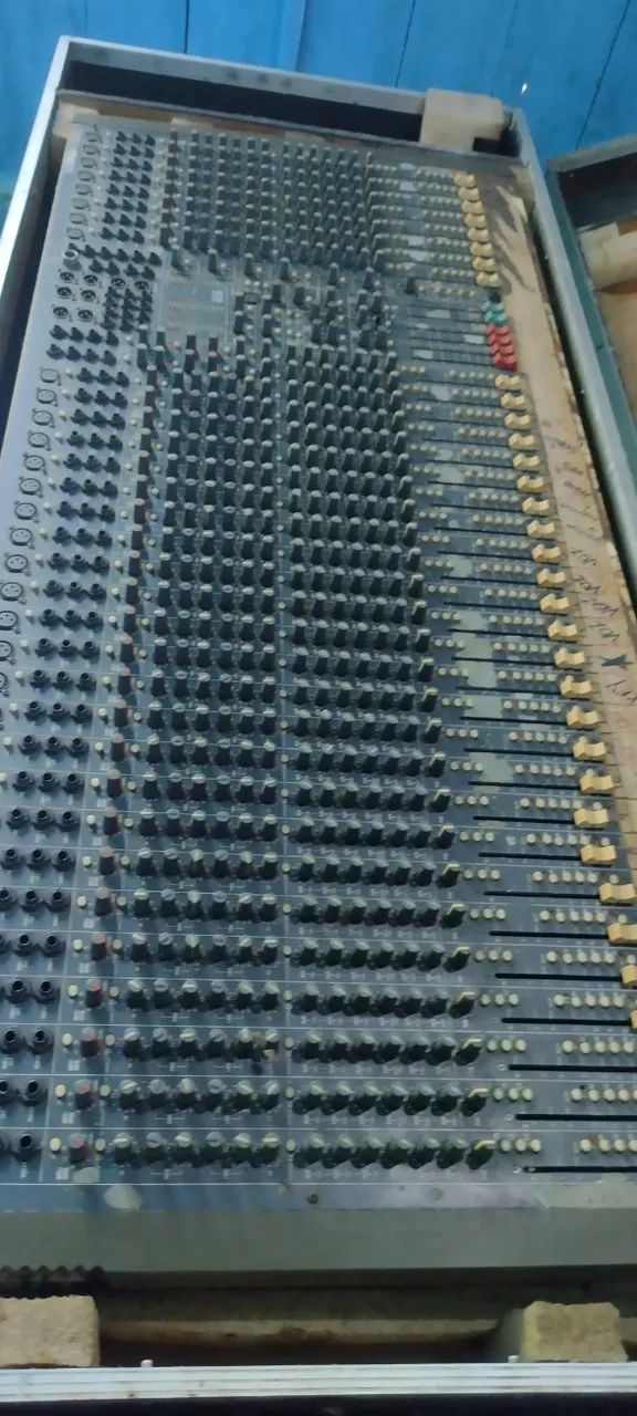 MESA DE SOM DA ESPLIT 32 CANAIS COM A FONTE QUEIMADA - Foto 4