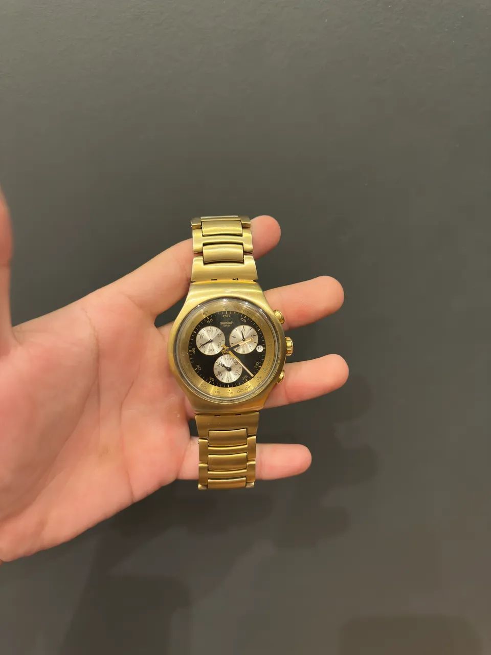 Swatch cara preta 