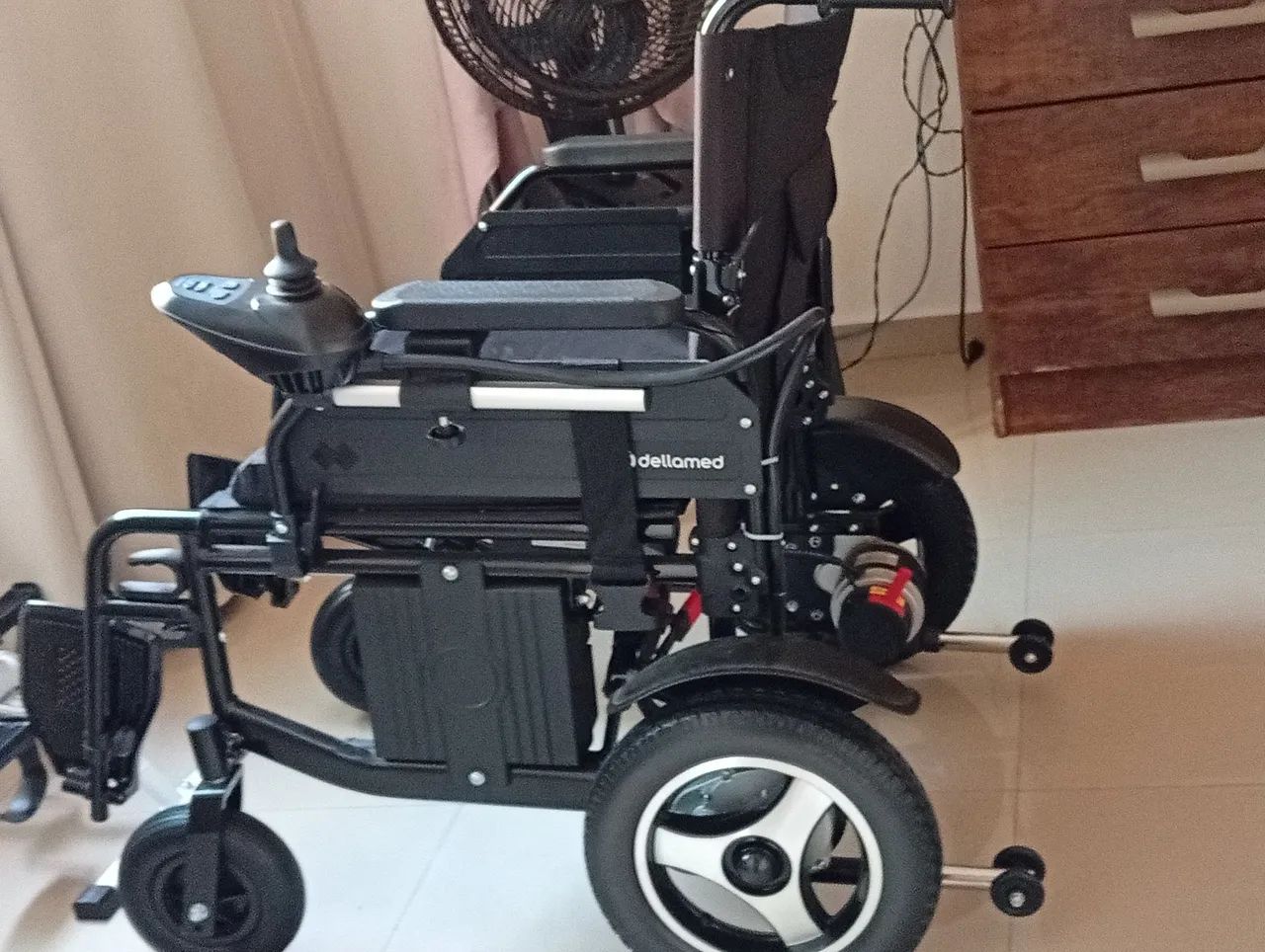 Cadeira de rodas elétrica