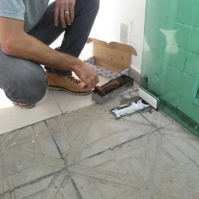 Manutenção e assistência Técnica em Molas Dorma e Vidro Temperado - Foto 2
