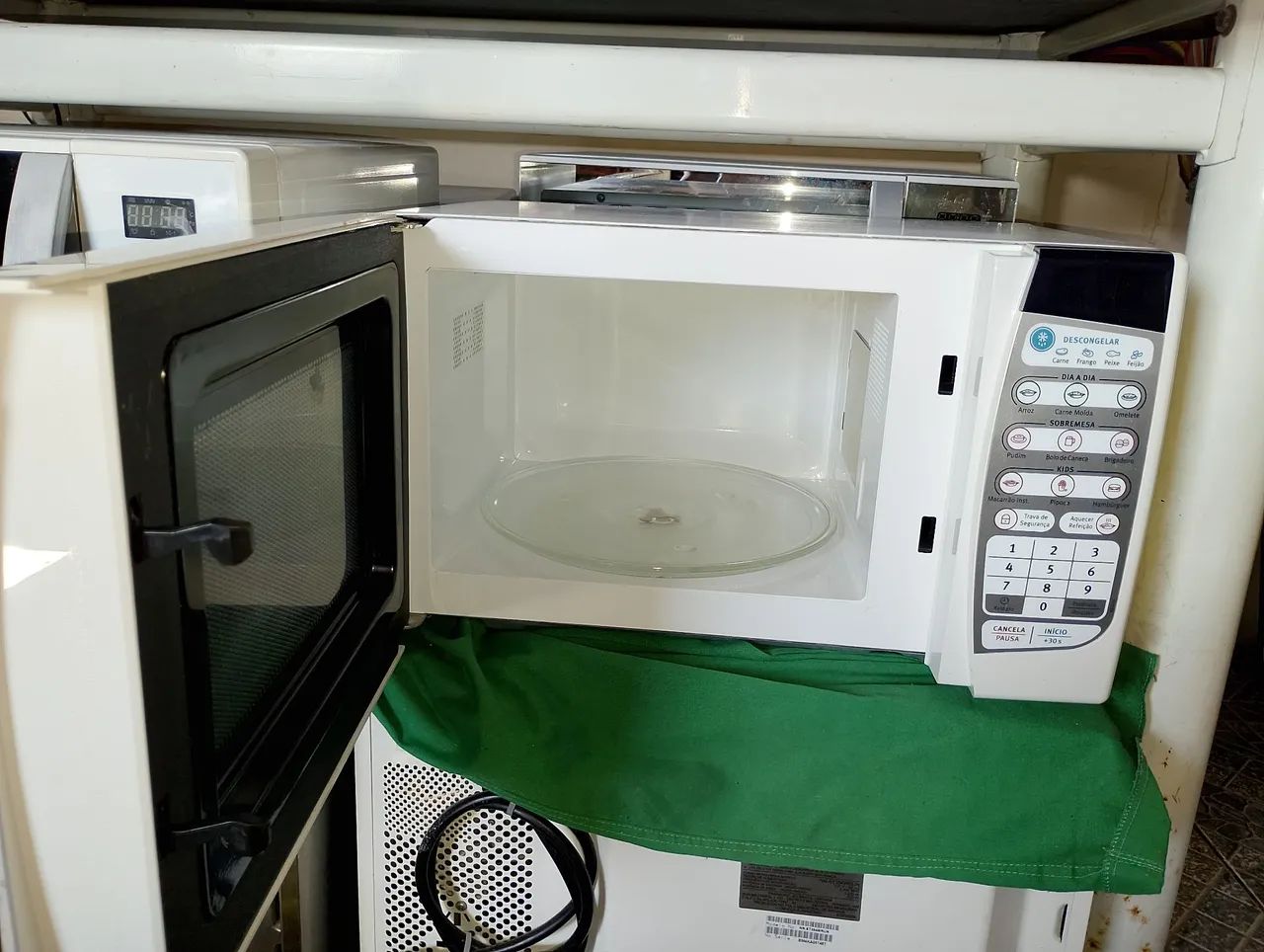 Microonda Eletrolux mtd30 20litros - Foto 2