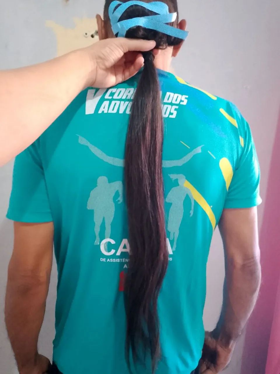 Vendo esse cabelo humano 65cm 90gramas  - Foto 2