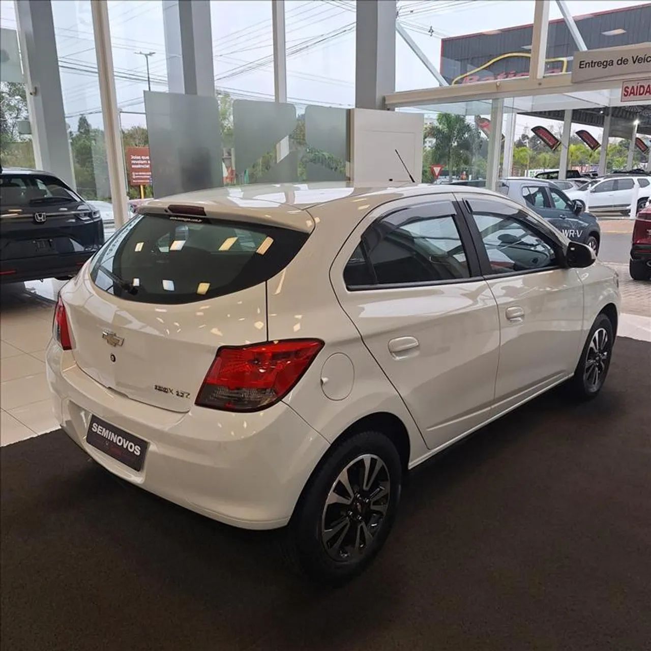 Chevrolet Onix Hatch LTZ 1.4 8V Flex Aut. 4P 2015 - Foto 5