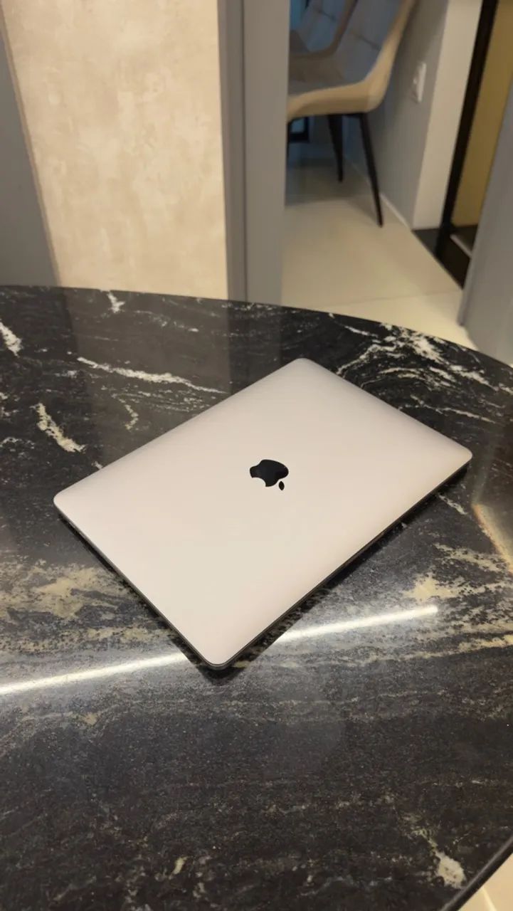 MacBook Pro 2019 - Touch Bar - 256GB e 8GB - Foto 3